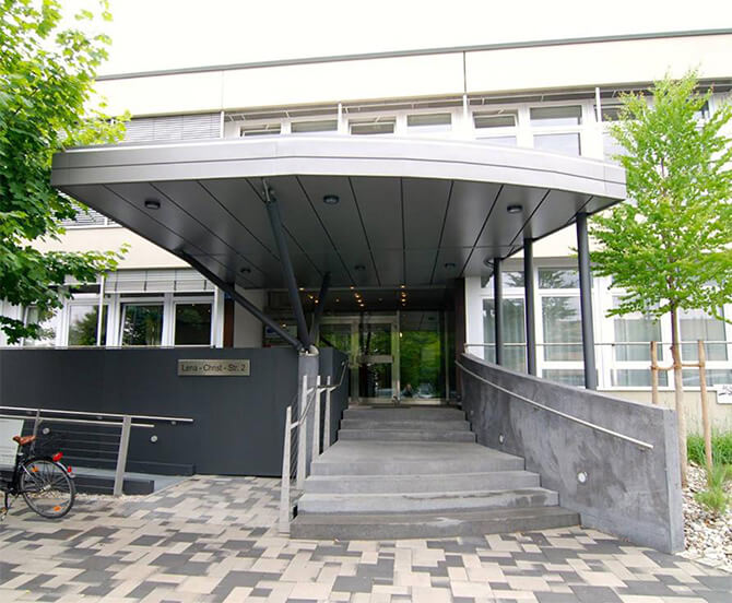 Anbau eines Vordaches außen