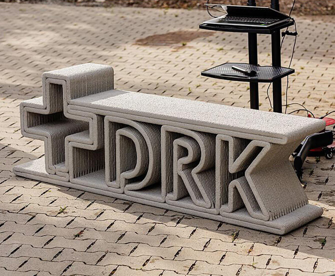 DRK Verwaltungsgebäude Logo