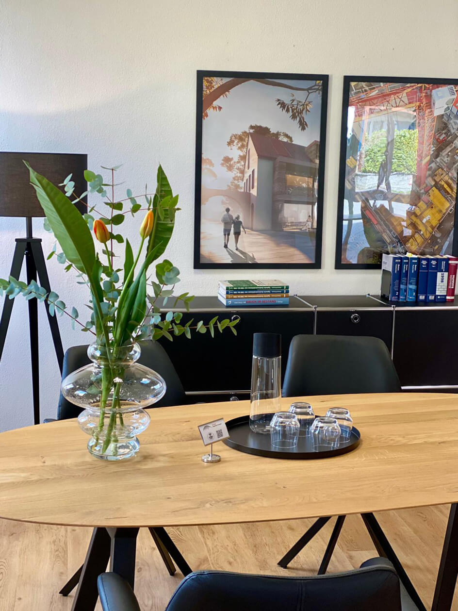 Neue Büroräumlichkeiten Mendler Ingenieur Consult Tisch